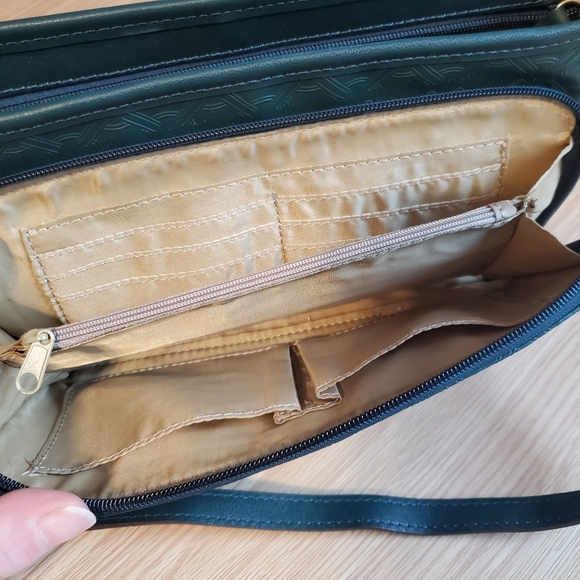 Villager A Liz Claiborne Company dark green shoulder bag like new - Picture 6 of 8